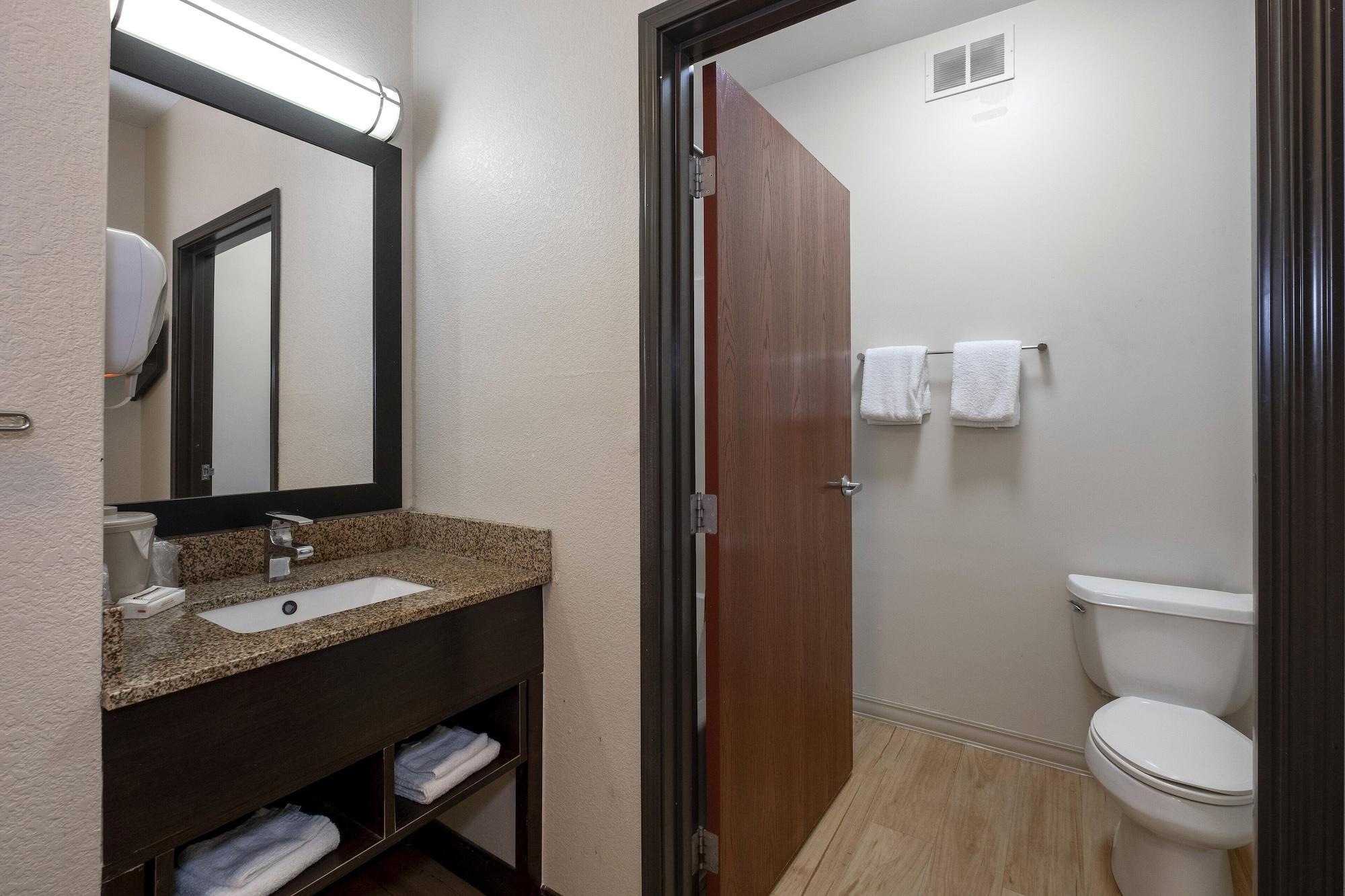 Red Roof Inn & Suites Dover Downtown מראה חיצוני תמונה